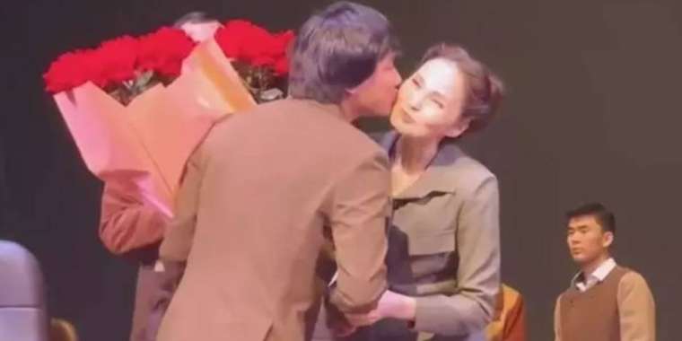 Қайрат Нұртас Жұлдыз Әбдікәрімованы қолдау үшін Атырауға барды