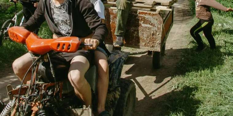 Квадроцикл аударылып, 4 жасар бала көз жұмды