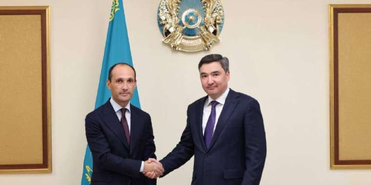 Олжас Бектенов пен Грузияның бірінші вице-премьері Леван Давиташвили кездесті