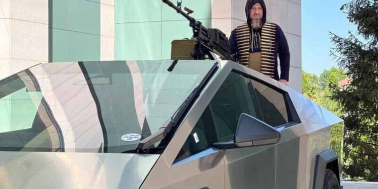 «Бұл еркектік емес»: Рамзан Қадыров Илон Маскке ренжіді