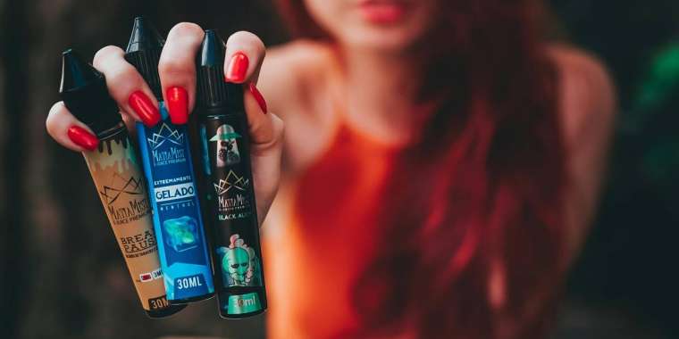 Алматыдағы стоматологиялық емханадан 13 мың вейп табылды (ВИДЕО)