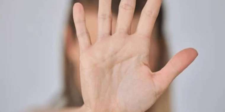 Таксист жолаушы қыздарға алымсақтық жасады