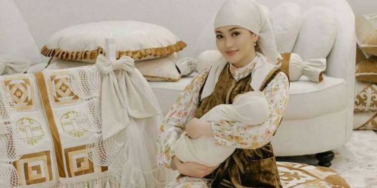 «Не деген қазақы эстетика». Ерке Есмахан қонақтарды қалай күтетінін көрсетті