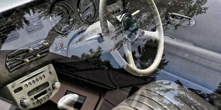 Рөлі оң жақта орналасқан көліктерге қатысты ескерту жасалды