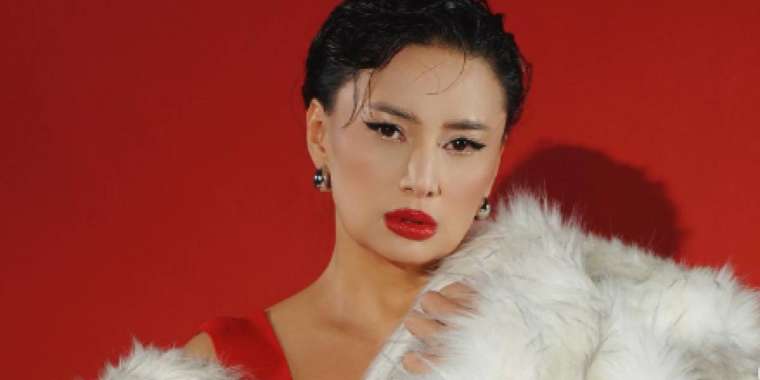 «Ажырасып кеттіңіз бе?»: Мадина Сәдуақасова өмірінде үлкен өзгеріс болғанын айтты