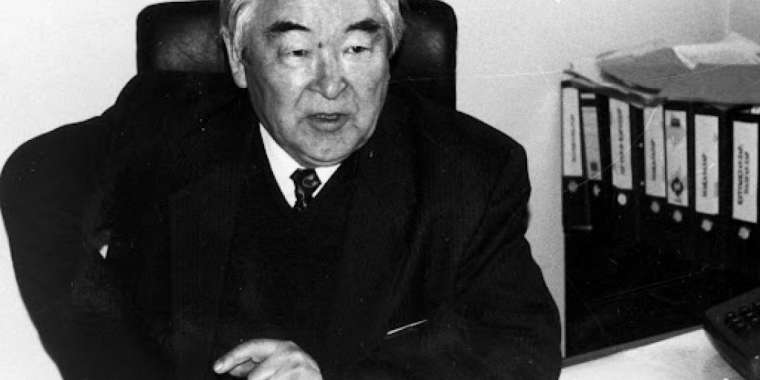 Тарихшы, академик Манаш Қозыбаев
