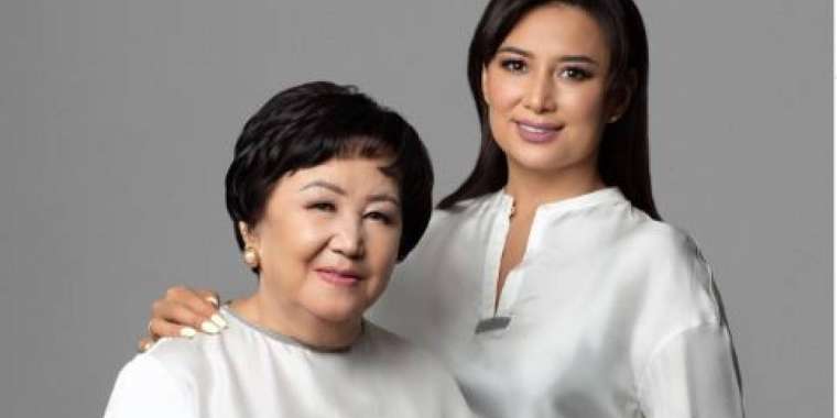 Мадина Сәдуақасова анасын туған күнімен ерекше құттықтады