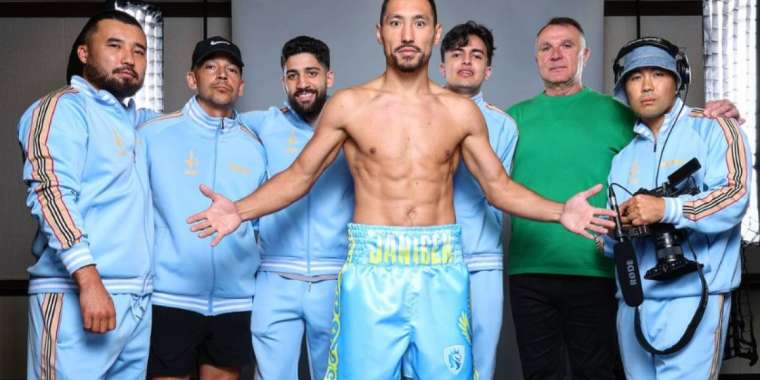 Жәнібек Әлімханұлы Андрей Михайловичті нокаутқа түсірді