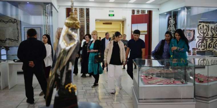 Алматыда зергер және ұста Естай Дәубаевтың көрмесі өтті