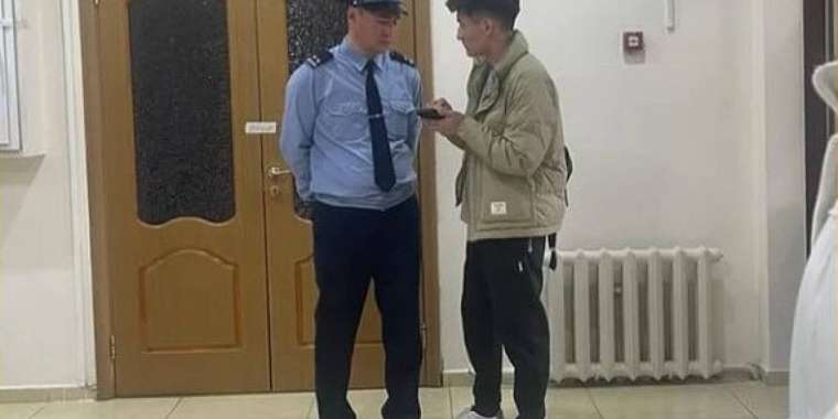 Астанада қоғамдық бақылаушы сайлау учаскесінен шығарылды