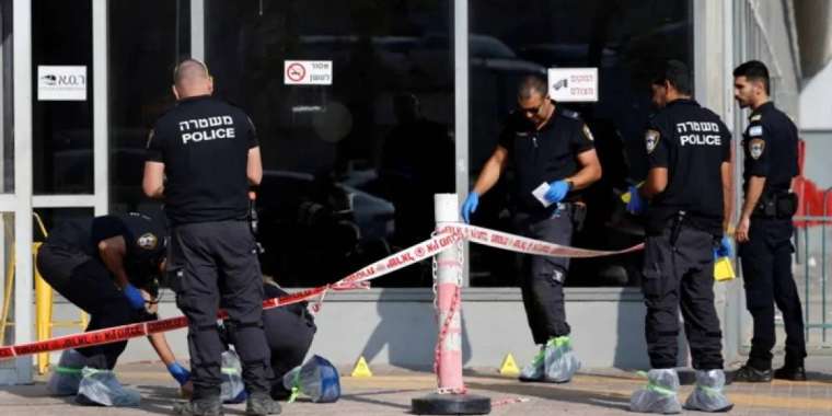 Израильдің Беэр-Шева қаласында 10 адам жараланып, шекарашы қаза тапты