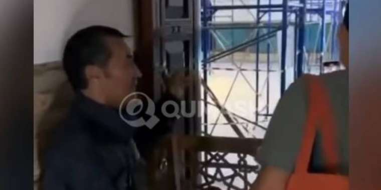 Қазнетте танымал болған кесене күзетшісі ағылшын тілін қалай үйренгенін айтты