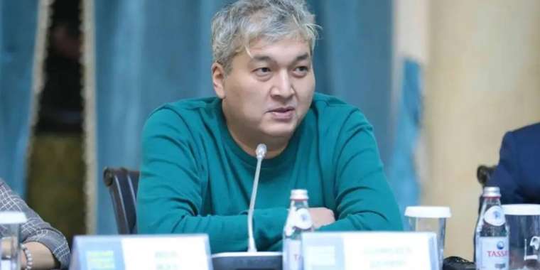 Саясаттанушы: Кәсібиліктің орнын арандатушылық басып барады