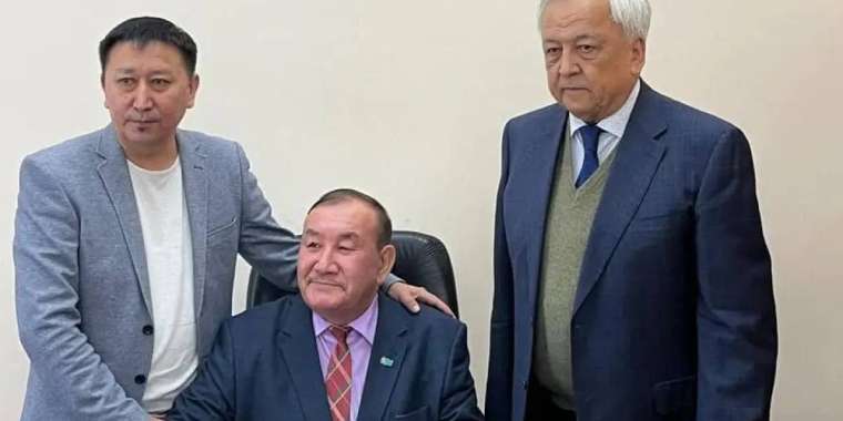 Бауыржан Жақып «Қазақ әдебиеті» газетінің бас редакторы болып тағайындалды