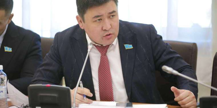 Талғардағы кісі өлімі. Депутат істің созбаққа салынып жатқанын айтты