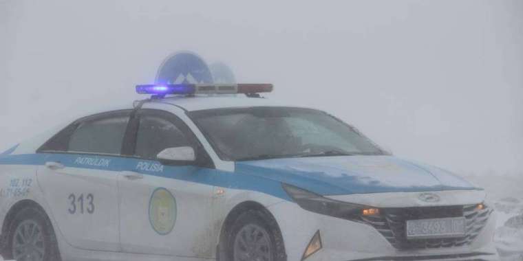 Үш облыста жабылған жолдардың біразы қайта ашылды