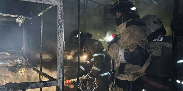 Астанада Есілдің жағасындағы мейрамхана өртенді