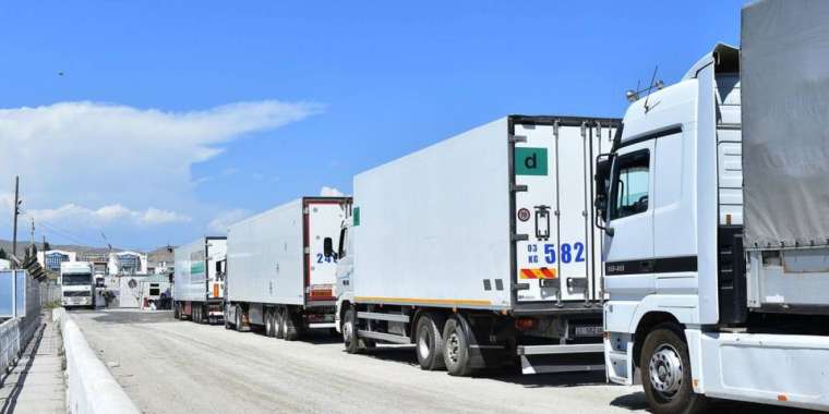 Жүк көліктерін заңсыз тіркеген. ХҚКО-ның экс-басшысы ұсталды