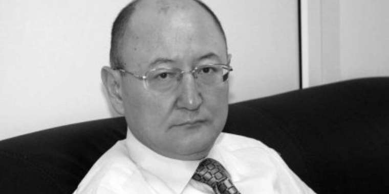 Көрнекті қайраткер Алтынбек Сәрсенбаев