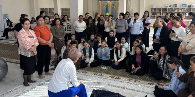 Маңғыстаулық мамандар ЕДШ нұсқаушысынан білім алды