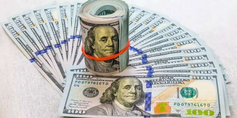 Доллар мен еуро құбылып тұр