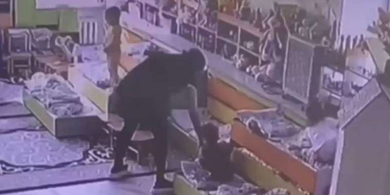 Теміртауда балабақшаға мас күйде келген тәрбиеші жұмыстан қуылды