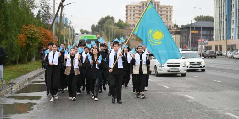 Парад молодежи прошел в Шымкенте