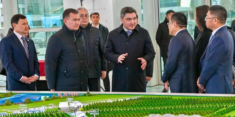 Олжас Бектенов Астанадағы LRT құрылысы қарқынын тексерді