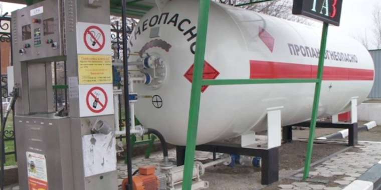 БҚО-да көліктерге сығымдалған газ газ құю қиындай бастады (видео)