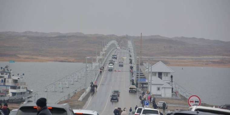 Шығыста жаңа көпірдің ашылуына орай дүбірлі той өтті