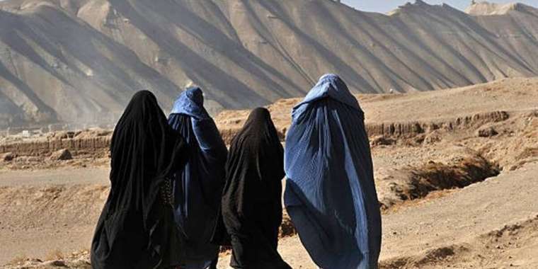 Ауғанстан әйелдердің бір-бірімен сөйлесуіне тыйым салды