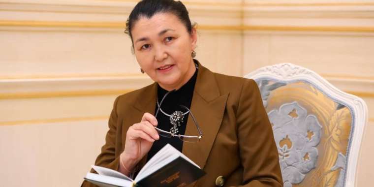 Жазушы-драматург Роза Мұқанова