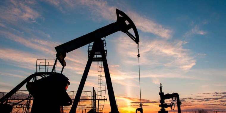 Мұнай компаниясының басшысы қызметкерлерге бөлінген 321 млн теңгені қалтаға басқан