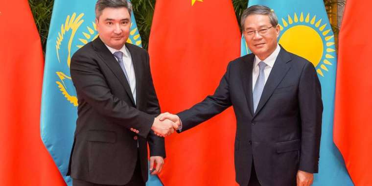 Олжас Бектенов ҚХР мемлекеттік кеңесінің премьерімен экономикалық ынтымақтастық жайын талқылады