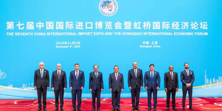 Олжас Бектенов Шанхайда өткен VII Қытай халықаралық импорт көрмесінің ашылуына қатысты