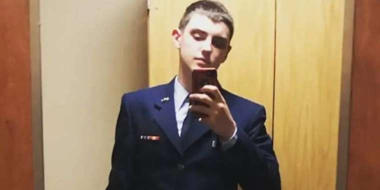 Пентагон құжаттарын жариялады деп айыпталған Джек Тейшейра сотталды