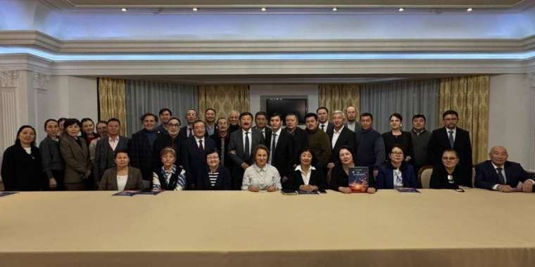 Күйші Қайрат Айтбаевтың кітабы жарық көрді