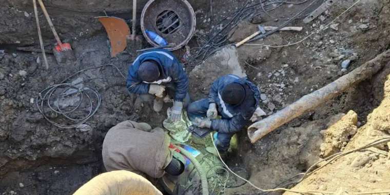 Өскемендегі жылу магистраліндегі апат жөнделіп жатыр