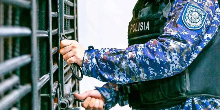 Алаяқ полицейлер ұсталды