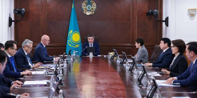 Олжас Бектенов мектептегі тамақ сапасын жақсартуды тапсырды