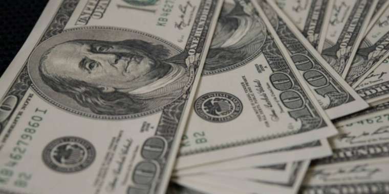 Доллар құны 500 теңгеге жетті. Ұлттық банк жаңа талап енгізеді