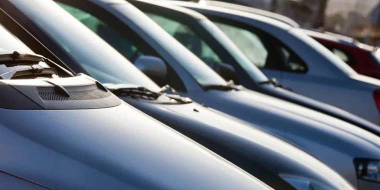 Қырғыз депутаттарына қызметтік көлік берілмейді