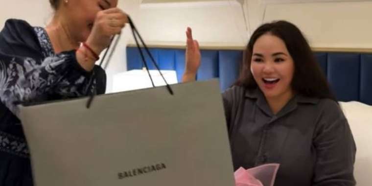 Гүлнұр Мамасарипова мерейтойын шетелде атап өтті