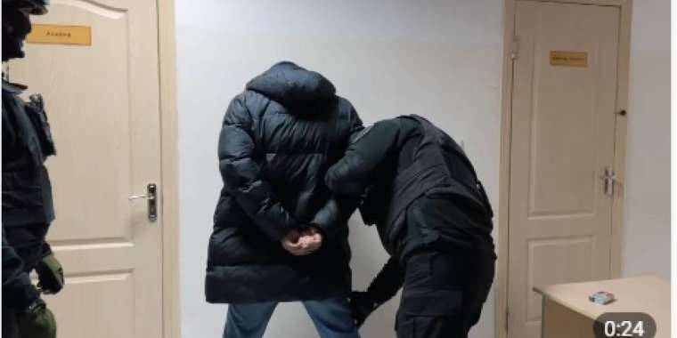 Ақтауда жас қызды аяусыз ұрған ер адам ұсталды