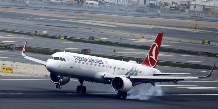 Анталия әуежайында ұшақ өртенді