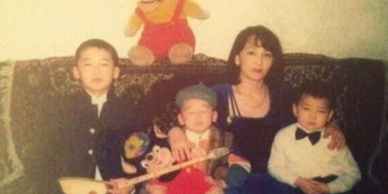 Гүлзира Айдарбекова еш жерде жарияланбаған суреттерін көрсетті