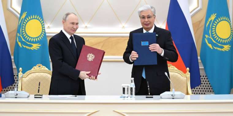 Тоқаев пен Путин 20-ға жуық келісімге қол қойды