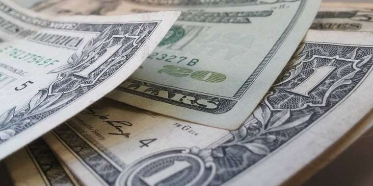 Ақмола облысында ер адам жалған долларларды банкте айырбастамақ болған