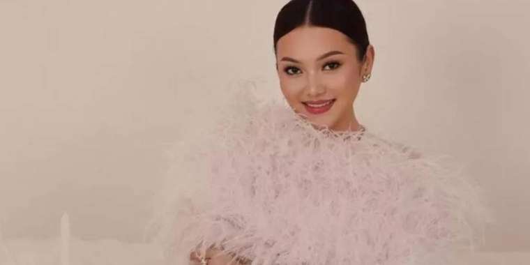 Ерке Есмахан туған күнін қалай атап өткенін көрсетті