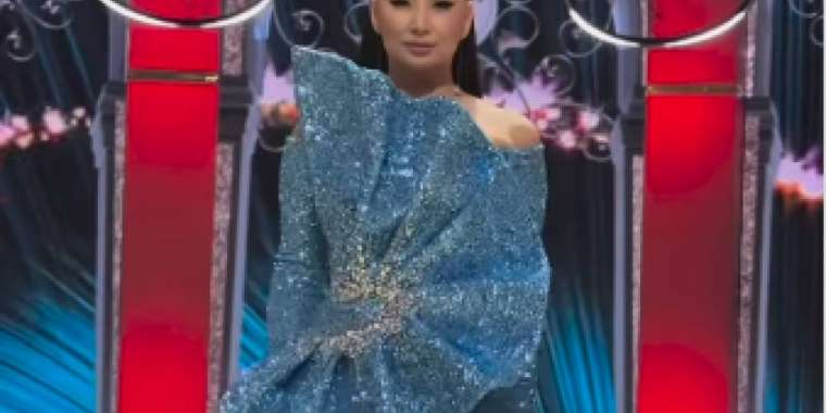 Мадина Сәдуақасова көпшілікті сұлулығымен тамсандырды